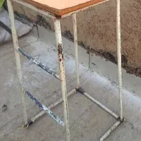 چهارپایه فلزی