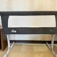 تخت کنار مادر