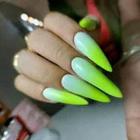 ورکشاپ کاشت ناخن ، مانیکور و طراحی (آموزش با مدرک)