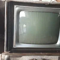 تلویزیون عتیقه و قدیمی|کلکسیون اشیاء عتیقه|اندیشه, اندیشه فاز ۳|دیوار