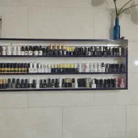 فروش کامل دکور آرایشگاه|آرایشگاه و سالن‌های زیبایی|شیراز, درکی|دیوار