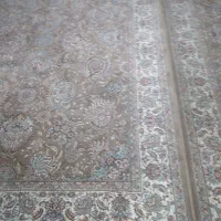 دوعدد فرش شیش متری به فروش می‌رسد