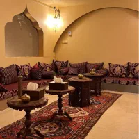 سالن کار وسط کار