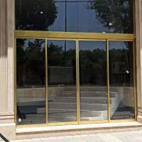 نیازمند نیروی کار  جهت نصب شیشه سکوریت