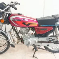 فروش موتورسیکلت۱۲۵تک تیزمدل۸۲پلاک عادی مدارک تکمیل