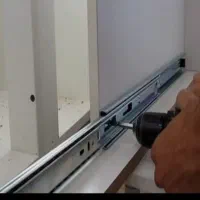 تعمیر کابینت. تعویض ریل کشو و لولا دربMDF