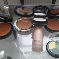 تعدادی لوازم ارایشی نو