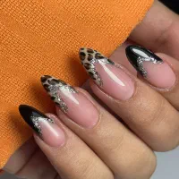 کاشت و ترمیم ناخن