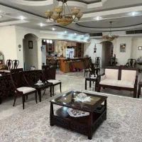 ۲۵۰ متر فول با دو پارک با پرده و لوستر