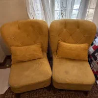 دو مبل تک نفره زرد رنگ