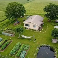 زمین نزدیک روستا/ ماهیدشت