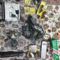 تعدادی وسایل ماشین