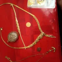 حدود ۵۰ گرم طلا