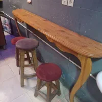 میز دیواری و صندلی