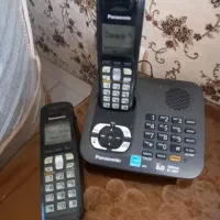 تلفن پاناسونیک منشی دار در حد نو سالم دو گوشی داره