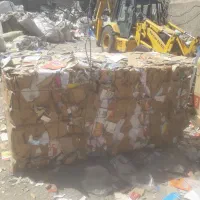 کارگر پرس کارتن