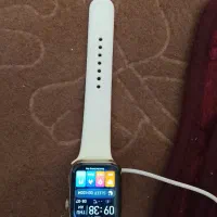 اپل واچ. هدفون  و رادیو دار و.کاغذ دیواری .