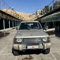 میتسوبیشی پاجرو 4 در  اتومات 6 سیلندر، مدل ۱۹۹۲|خودرو سواری و وانت|شیراز, فرهنگ شهر|دیوار