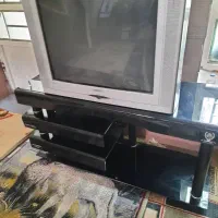 تلویزیون و میز