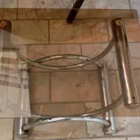 صندلی انتظار و میز عسلی