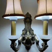 دیوار کوب برنز و سنگ ، کاملا سالم و در حد نو