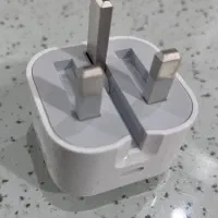 شارژر 20 وات اپل در حد نو