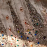 لباس رنگ کرم