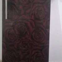 در کابینت جسن هایگلاس و صفحه رویی