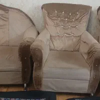 یک دست مبل،سه عددجلومبلی،میزغذاخوری