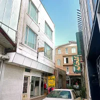 اجاره مسکونی واحد طبقه دوم مرکز شهر کوچه اداره پست