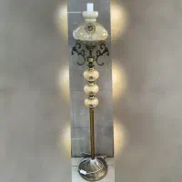 آباژور سالنی ایستاده طرح لامپا