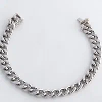 یک دستبند کارتیر طلای سفید