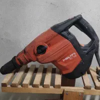 هیلتی حرفه ای ۲ کاره تی ۷۰ دریل تخریب چکش AVR