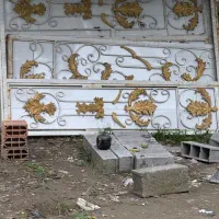 درب حیاطی فرفورژه سالم