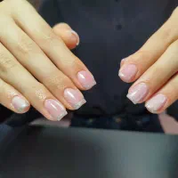 آفر ویژه خدمات کاشت و ترمیم ناخون