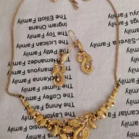 سرویس طلا بسیار زیبا کار بدون نگین و تراش هست