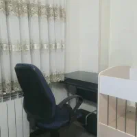 میز تحریر یا کامپیوتر به همراه صندلی