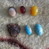 فیروزه نیشابور و عقیق یمن