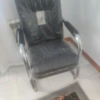 صندلی سالم.
