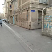 فروش خانه کلنگی و قدیمی در خیابان مالک اشتر