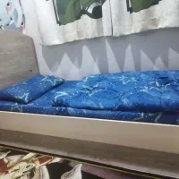 تخت و کمد