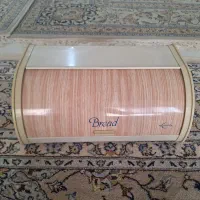 جانانی مارک اورانوس و یکعدد سطل