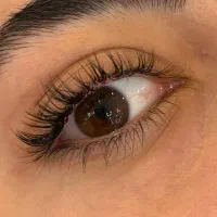 خدمات زیبایی اکستنشن مژه با قیمت مناسب