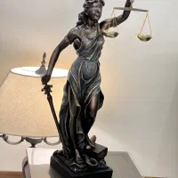 مجسمهء عدالت