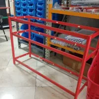 ویترین مغازه ومانکن ایستاده