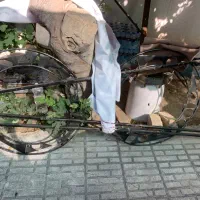 استند فلزی تاج گل