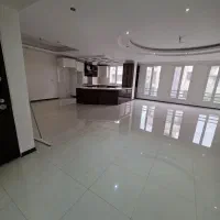 ۱۷۰ متر۳ خواب مستر ۲پارکینگ فول تک واحدی