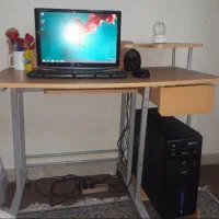 یکدستگاه سیستم کامپیوتر خانگی