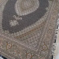 هر مدل ۴۰ رج جفت ۶متری دستباف دارم