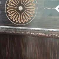 یک عدد تخت خواب دو نفره تمیز با تشک